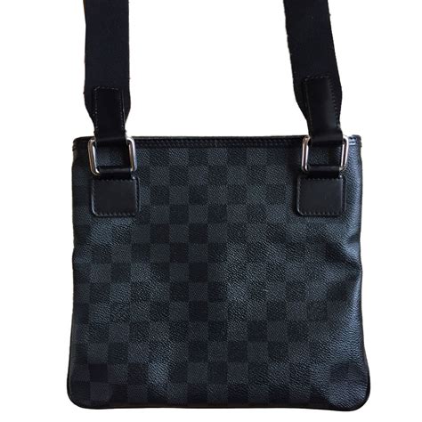 louis vuitton sacoche homme noir|sac louis vuitton soldes.